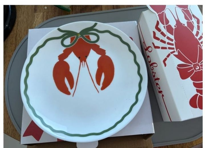 써브웨이가 ‘랍스터 샌드위치’ 구매 고객에게 선착순으로 제공한 접시. [사진 온라인 커뮤니티 갈무리] 