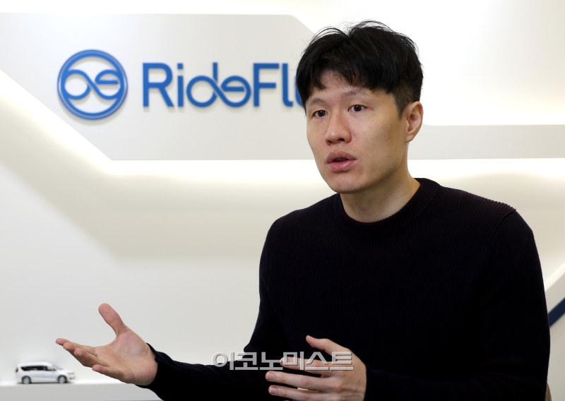 정하욱 라이드플럭스 부대표가 최근 서울 영등포구 사옥에서 이코노미스트와 인터뷰를 하고 있다.김민규 기자