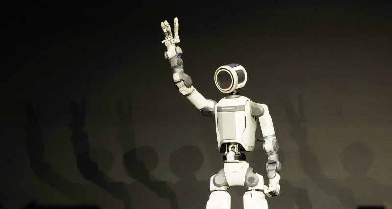 보스턴다이내믹스의 차세대 전동식 아틀라스가 손인사하고 있다.[사진 연합뉴스]