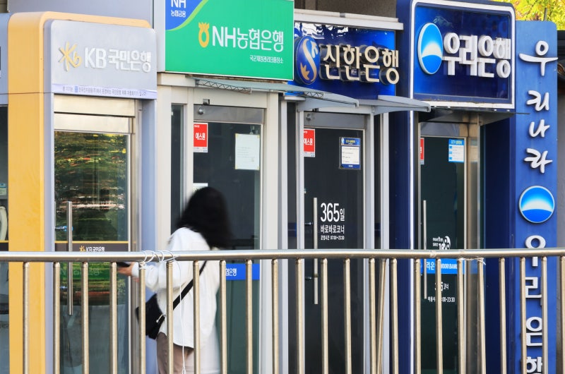 “금리 인상 카운트다운”…반도체 그늘 벗어난 ‘은행주’에 수급 들어온다