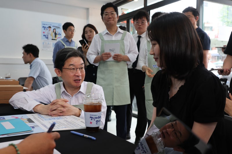 ‘청년미래적금’ 카뱅은 팔고 토뱅은 미루고…케뱅은 빠졌다[김윤주...