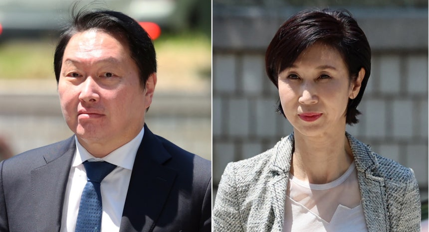 이혼 소송 중인 최태원(왼쪽) SK그룹 회장과 노소영 아트센터 나비 관장. [사진 연합뉴스] 