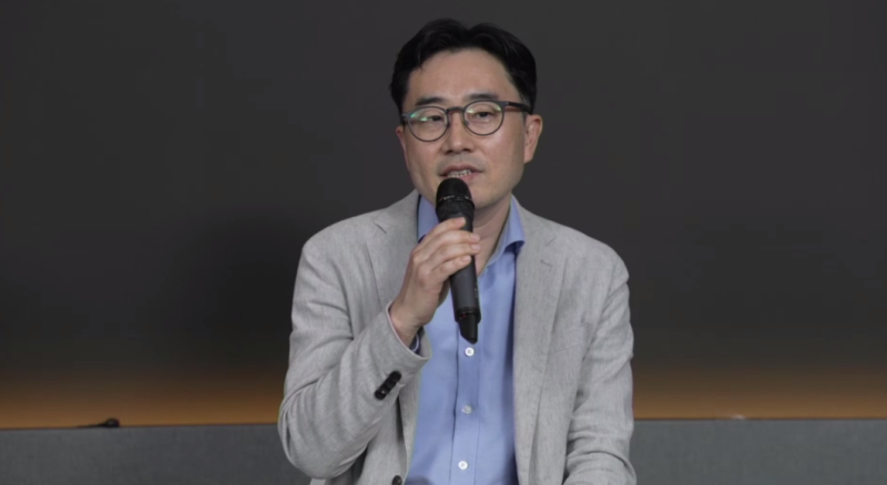 <b>카카오</b>, 인적분할로 <b>주가</b> 심폐소생…“지주사 전환 없다, 밸류업 총력”