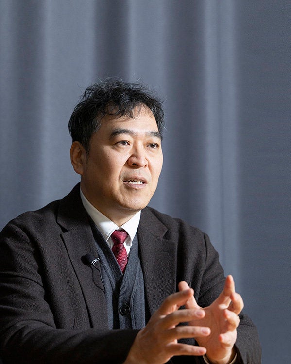 이형민 대한응급의학의사회 회장이 2025년 12월 2일 동아일보 충정로 사옥에서‘신동아’와 인터뷰하고 있다. 조영철 기자