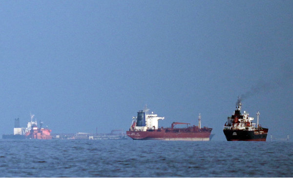 전쟁 국면에서는 원유 공급 차질 가능성을 가격에 반영하기 때문에 주식보다 유가와 물가가 먼저 자산 흐름을 바꾼다. 뉴시스