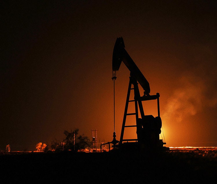 시리아 북동부 알샤다디 인근 유전 지대 모습. 뉴시스