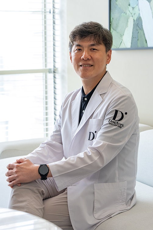 “뽀드득 세안은 금물, 각질 제거할수록 피부장벽 무너진다”