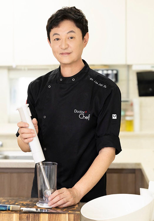 ‘닥터셰프’ 임상진 원장은 음식을 맛있게 만들어 먹어야 평생 다이어트를 지속할 수 있다고 강조했다. 그가 조리사 자격증을 5개나 딴 것도 그 때문이다. 박해윤 기자
