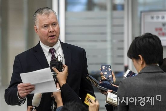 美<b>대북제재 완화 시그널</b>…한국도 보따리 풀까
