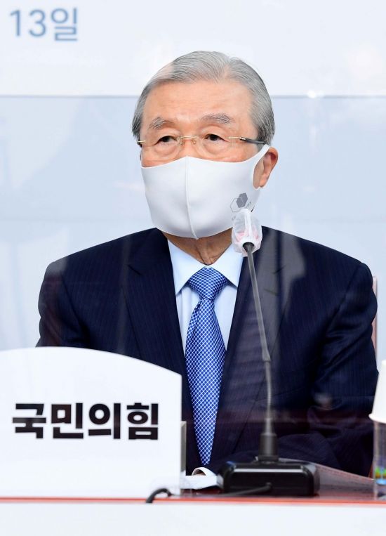 김종인 "윤석열 몰아내기 '무리수'…과거 정권처럼 후회할 ...