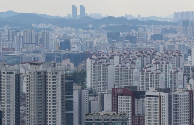 서울은 강남만, 수도권-지방 양극화…하반기 집값 추가 하락 우려