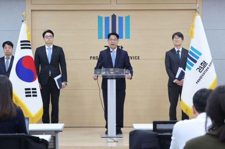 檢 '<b>영풍제지 주가조작</b>' <b>총책</b> 기소…부당이득 '6616억원' 역대 최대(종합)