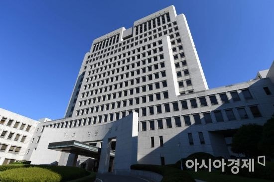 <b>대법</b> "문서파쇄 트럭 <b>지입차주</b>도 근로자… 요양급여 지급 대상"