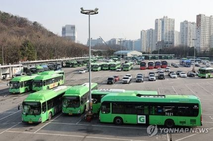 <b>서울 시내버스</b> <b>파업</b> 돌입… 출근길 비상