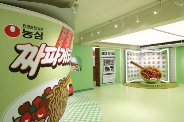 [르포]"오늘은 내가 성수동 짜파게티 요리사"…마흔살에 'MZ 핫플' 접수