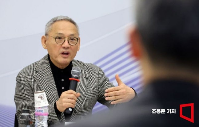 Minister of Culture, Sports and Tourism Yoo In-chon giving a speech at a regulatory innovation workshop for the promotion of free and creative culture, sports, and tourism industries held at the National Museum of Modern and Contemporary Art in Jongno-gu, Seoul on the 4th. Photo=Reporter Jo Yong-jun jun21@