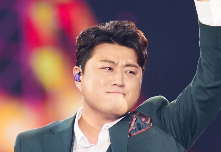 '뺑소니' 논란에도 콘서트 강행한 <b>김호중</b> "<b>진실</b>은 밝혀질 것"