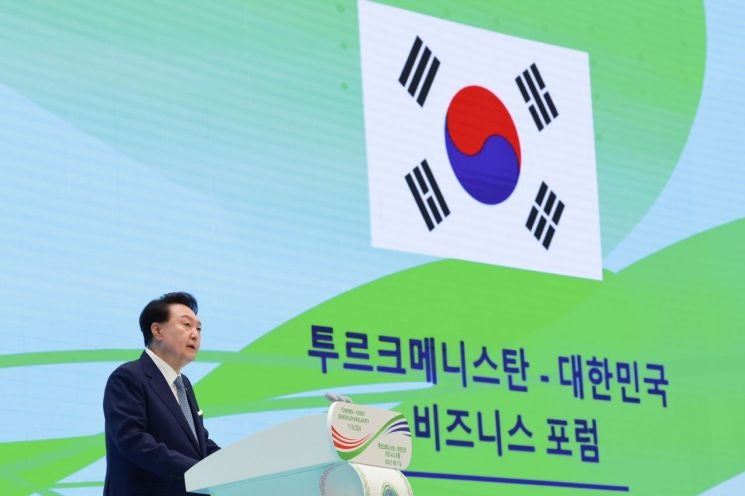尹 "<b>투르크</b> 명마 '아할 테케'처럼 한·<b>투르크</b> 경제협력 속도 높여야"