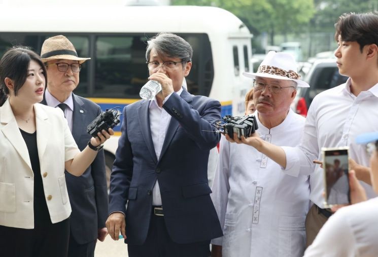 檢, 김여사·<b>최재영</b> 면담 일정 조율한 <b>대통령실</b> 측근 조사