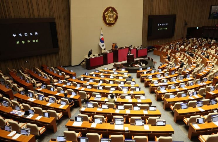 野, <b>방통위법 본회의 상정</b>…4박5일 필리버스터 돌입