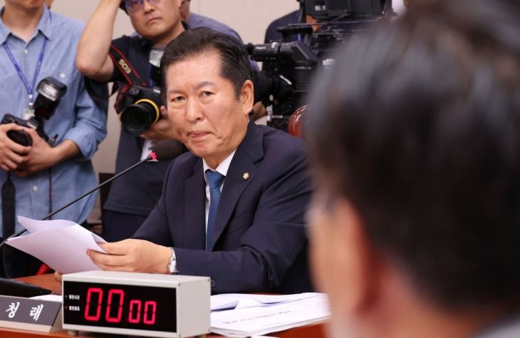 <b>정청래</b> "<b>곽규택</b>, 반말 사과할 때까지 <b>발언권</b> 중지"