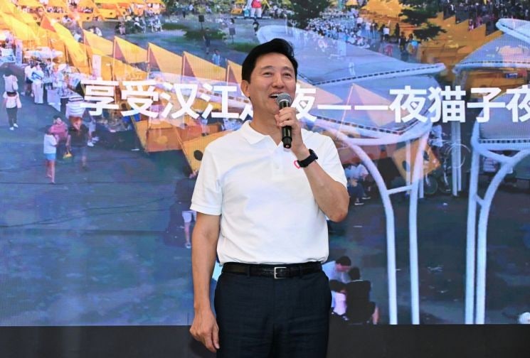 <b>오세훈</b>, <b>베이징</b>서 '<b>서울</b> 매력' 홍보…한강·라면 체험부스도
