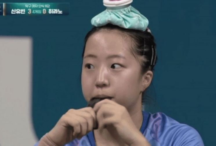 금의환향 <b>신유빈</b> "다음엔 메달 색 바꾸겠다"