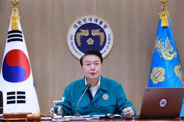 尹<b>대통령</b> "北 국론 분열 꾀할 것…항전의지 높일 수 있는 방안 강구"