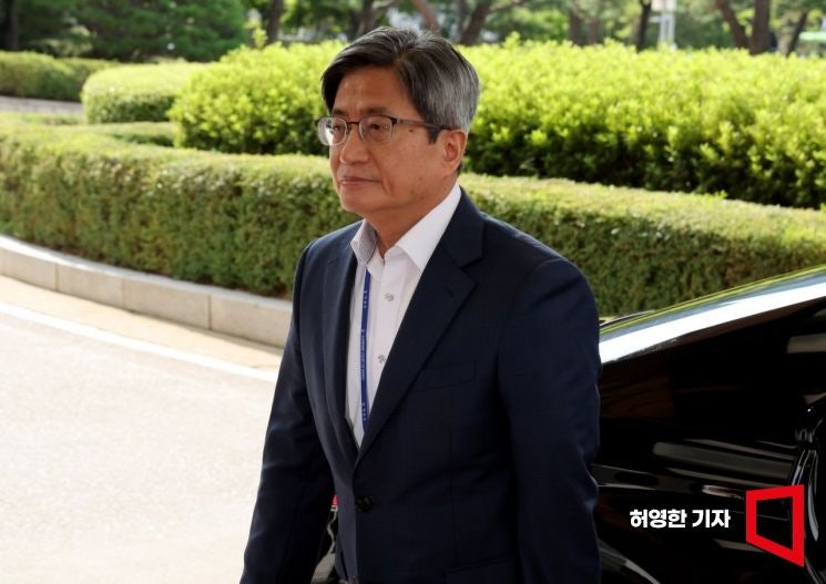 檢, '국회 거짓 해명 <b>의혹</b>' <b>김명수</b> 前<b>대법원장</b> 소환조사
