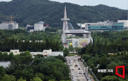 사회관계망서비스(SNS)에서 유행한 '노잼도시 밈(meme·인터넷 유행 콘텐츠)'의 시초인 대전의 한빛탑. (사진=허영한 기자)