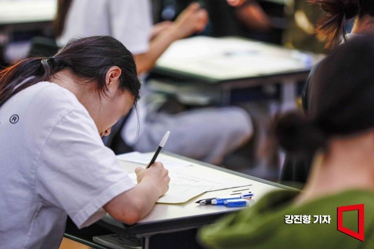 '<b>수능</b> 전초전' 9월 모평 실시… N수생 유입에 '불<b>수능</b>' 여부 관건