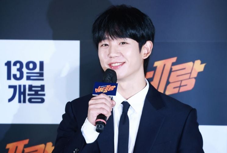 '부동산 투자 잘하는 엄친아'…<b>정해인</b>이 산 노후 주택, <b>28억</b> 올랐다