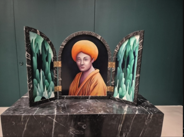 호암미술관 측에 따르면, 이번 소동은 추석 연휴 기간인 지난 18일 발생한 일로 한 어린이 관람객이 작품을 등진 채 휴대전화를 보며 걷다가 전시 좌대를 건드렸다. 당시 바닥에 떨어진 작품은 '나무가 있는 세폭화'다.