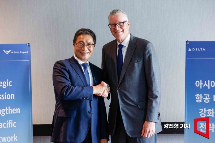 "대한<b>항공</b>·<b>아시아</b>나 합병은 '잭팟'"…<b>인천</b>에 힘 싣는 美<b>델타항공</b>
