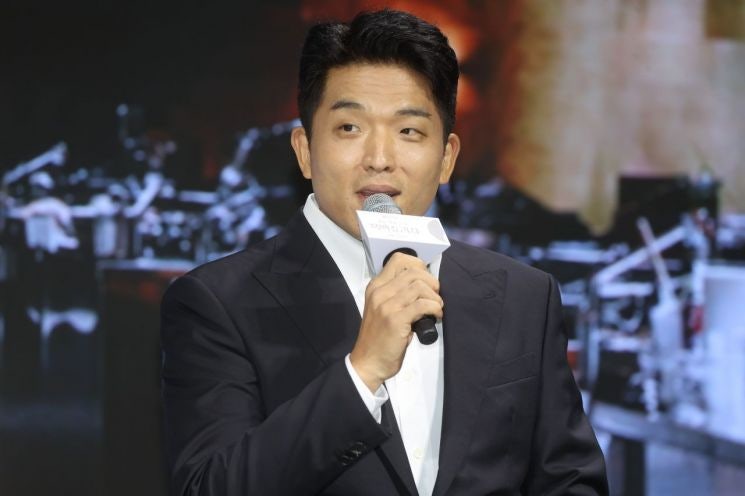 '<b>흑백요리사</b>' <b>안성재</b>, 서울시의회 감사 출석… "공정성 검증"