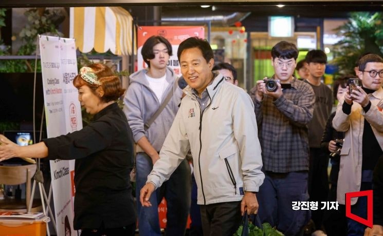 <b>오세훈</b> "野 '<b>이재명 무죄</b>' 시위, 부끄러운 충성 경쟁"