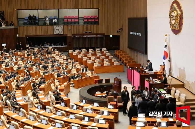외신 "韓 탄핵 무산에 정치적 혼란 길어질 것"