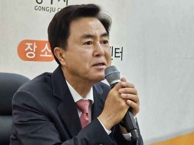 김태흠 지사 “무능한 <b>한동훈</b> 찌질하게 굴지말고 <b>사퇴</b>하라”