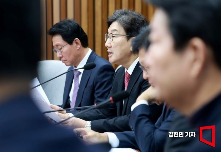 <b>권성동</b> "韓권한대행, 尹탄핵결정 전까지 <b>헌법재판관</b> 임명 못해"