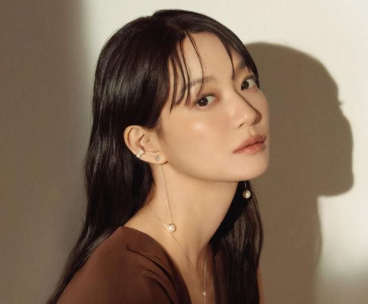 <b>신민아</b>, 소외 계층 위해 <b>3억 기부</b>…누적 <b>기부</b>금 40억
