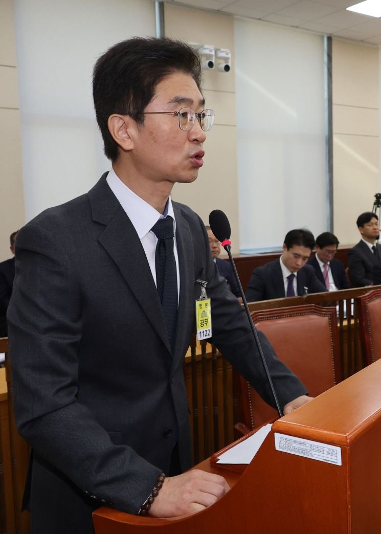 '<b>탄핵심판</b>' 尹 측, <b>김봉식</b> 전 <b>서울경찰청장</b> 추가 <b>증인</b> 신청