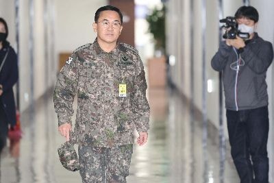 <b>여인형</b> 전 방첩사령관 “<b>계엄</b> 수차례 <b>반대</b>…소극적으로 임했다”