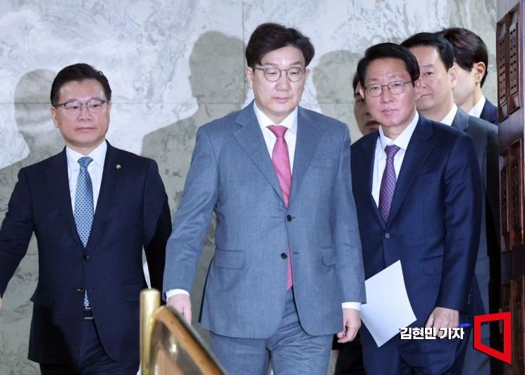 <b>권성동</b> "<b>헌재</b>, 법치 아닌 '인치'로 심리…피고인 방어권 지켜져야"