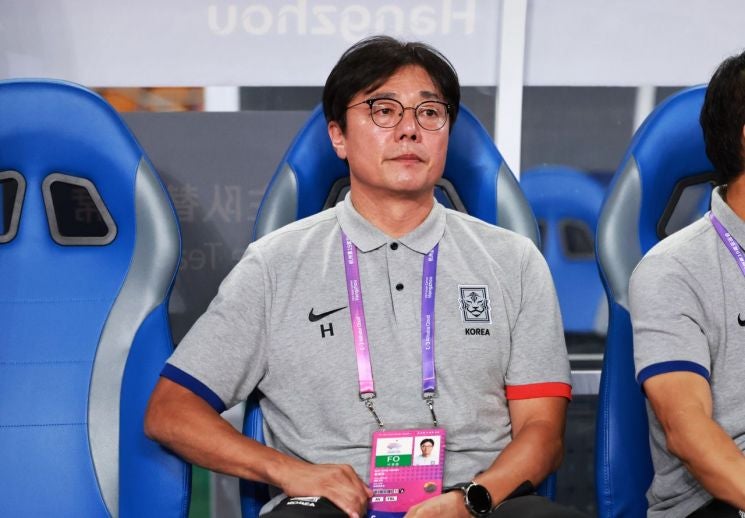 "축구 좋아해줬는데…" <b>황선홍</b>, 故<b>김하늘</b>양 빈소 찾아