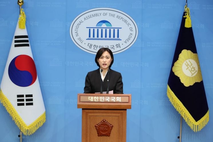 <b>민주당</b>, '<b>하늘이법</b>' <b>당론</b> 추진…"교육 활동 위축 없도록 논의할 것"