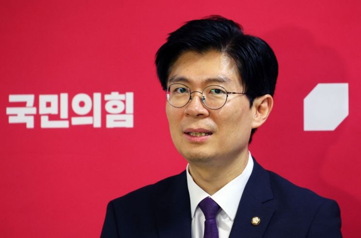 與 전략특위 "尹 <b>탄핵 기각</b>시 전략 마련중…인용은 준비 안 해"