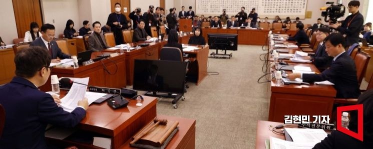 '<b>명태균 특검법</b>' 野 단독으로 법사소위 의결