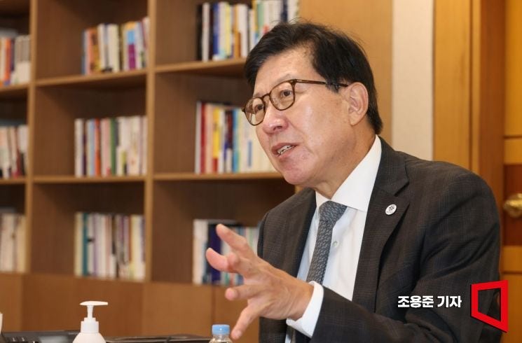 [윤석열 파면]<b>박형준</b> "비통하지만 승복…새 <b>미래 재건</b>해야"