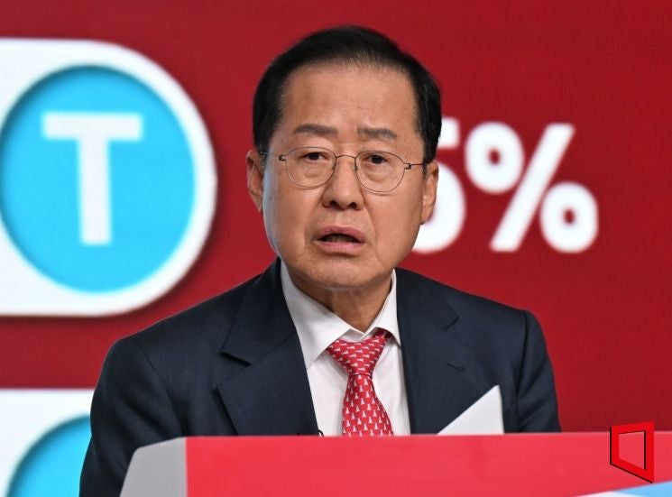 <b>홍준표 캠프</b>에 현역의원 48명 지지…"나경원 등 탈락 후보도 접촉"