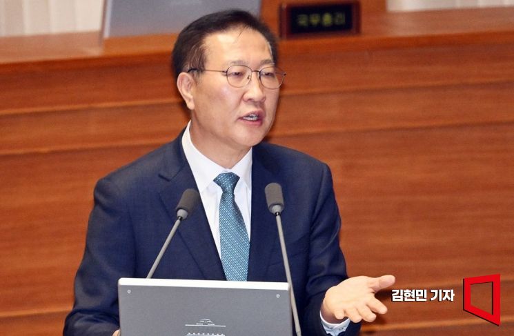 박성재 법무부 장관이 16일 교육·사회·문화 분야 대정부질문이 진행된 국회 본회의에 출석해 백혜련 더불어민주당 의원의 질의에 답하고 있다.2025.04.16 김현민 기자